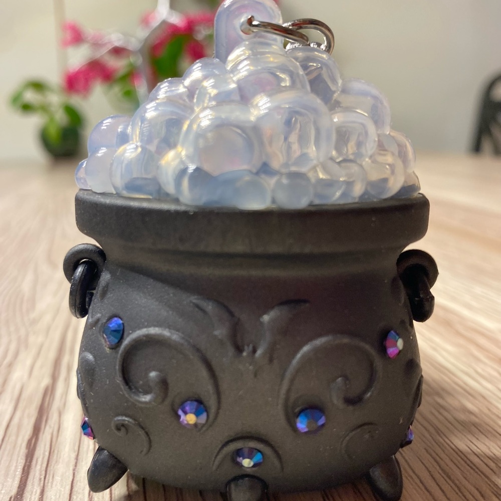 Black Cauldron pocketbac holder